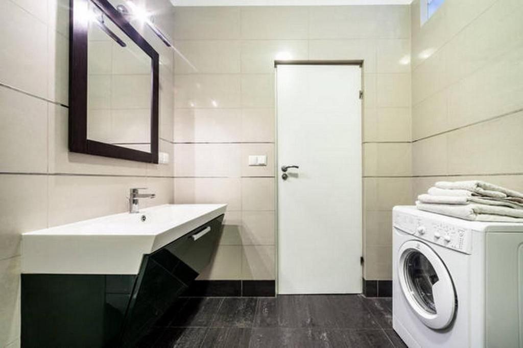 Liaynberga Apartments Lviv Bagian luar foto